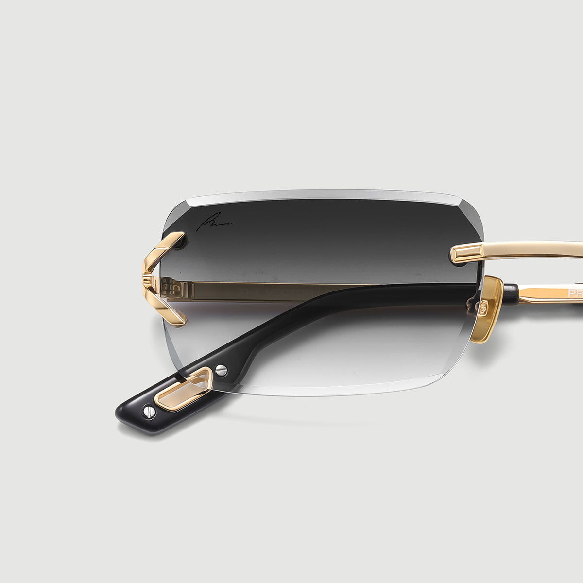 THE VECTOR | EXECUTIVE SMOKE CUT